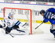 Brankář Petr Kváča z Liberce a Anthony Nellis z Vítkovic - Utkání 15. kola hokejové Tipsport extraligy: HC Vítkovice Ridera - Bílí Tygři Liberec, 27. října 2024, Ostrava.